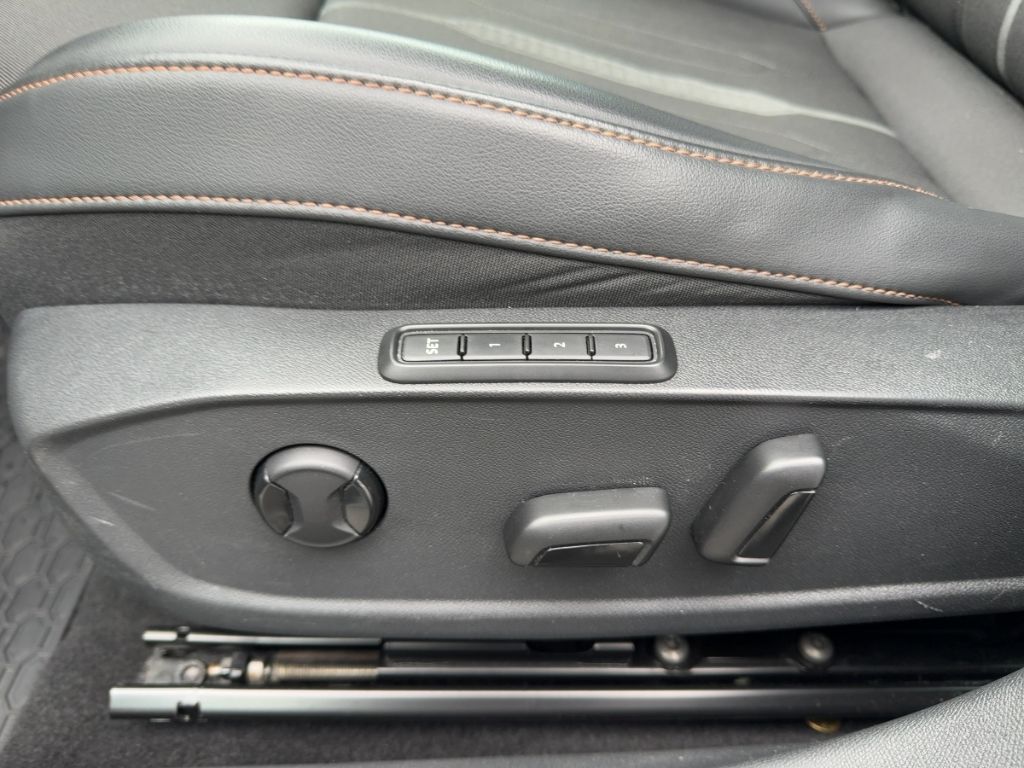 Fahrzeugabbildung CUPRA Formentor Panorama Dach, Winterp. Matrix LED
