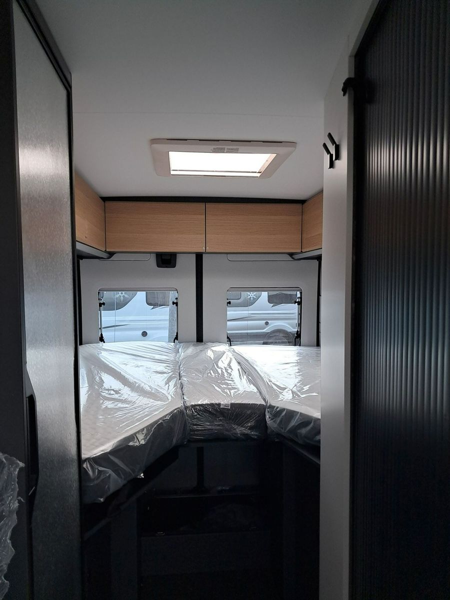 Fahrzeugabbildung Adria Twin 60Y 640 SLB Automatik, Zuziehhilfe