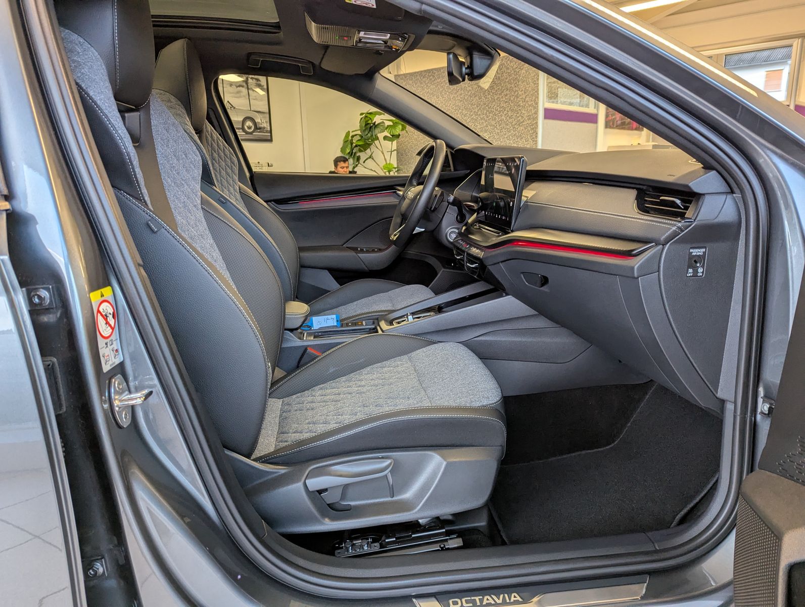 SKODA Octavia 1.5 TSI Sportline Pano Martix AHK 5J Gar - Image 15