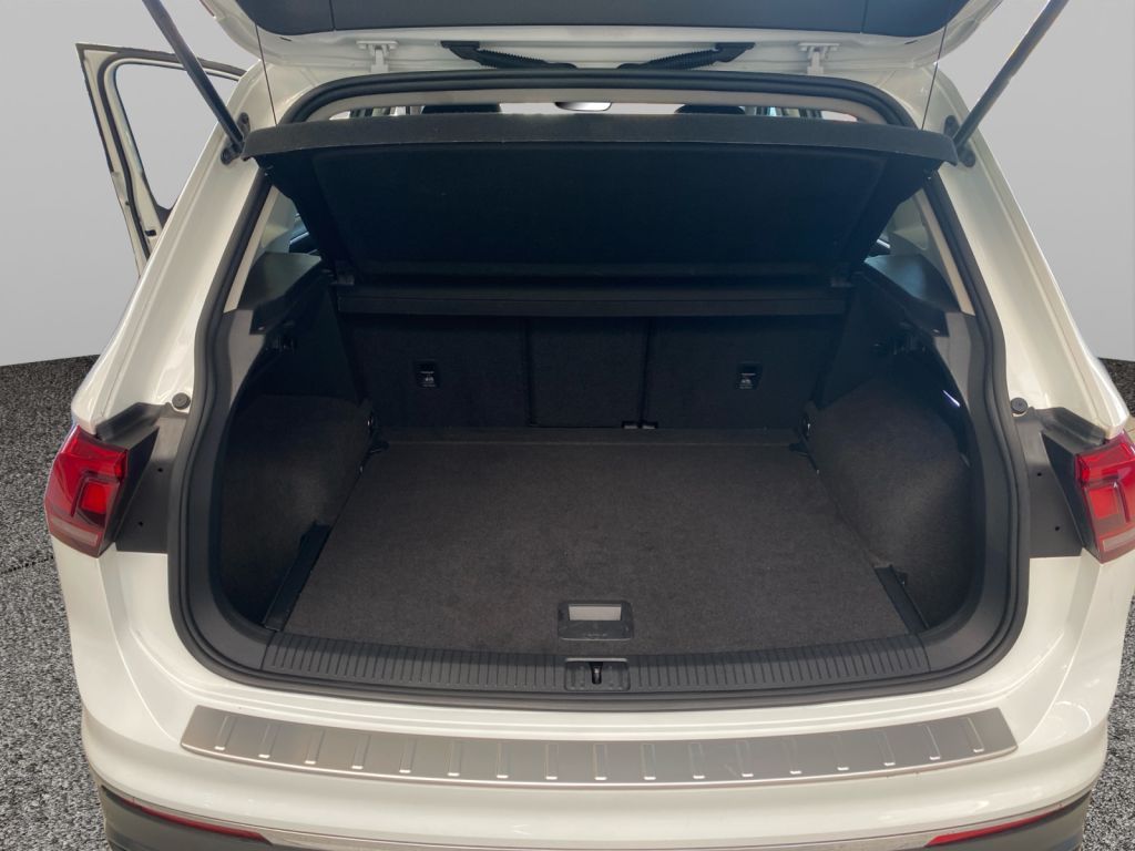Fahrzeugabbildung Volkswagen Tiguan 2.0 TDI DSG Life *3 Jahre Anschlussgarant