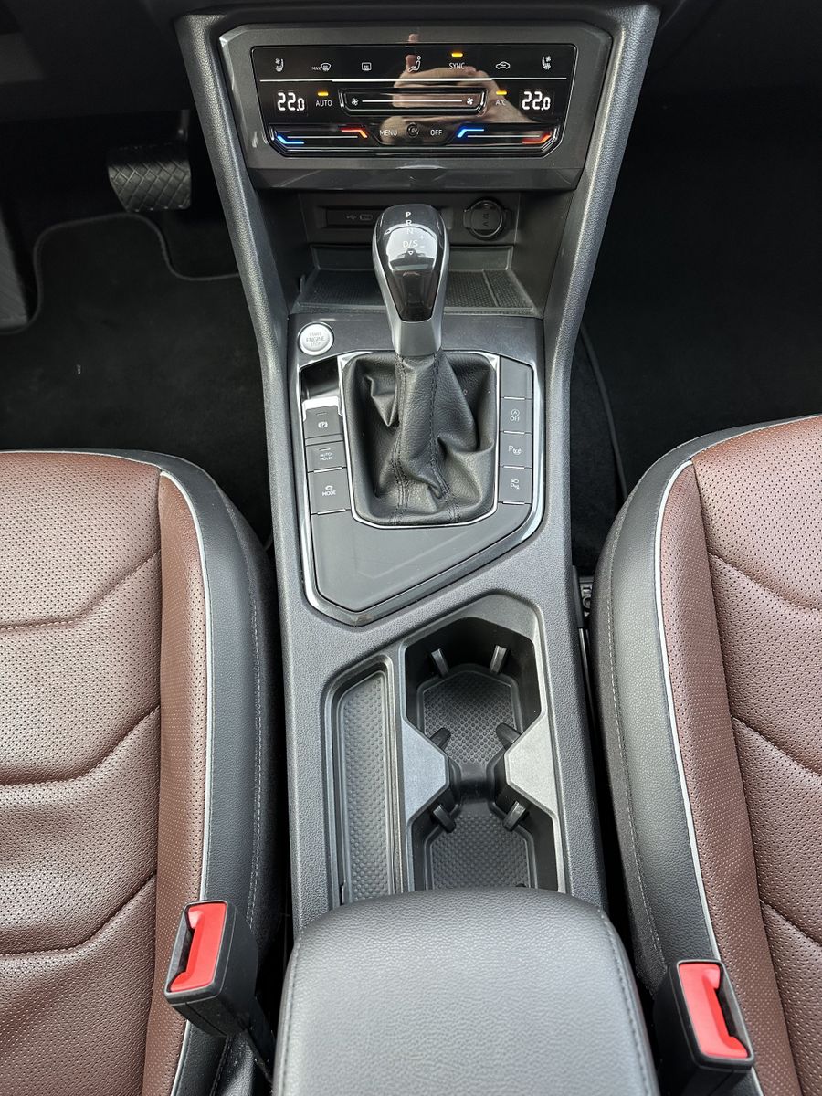 Fahrzeugabbildung Volkswagen Tiguan Allspace Life NAV+IQ-LIGHT+PANO+20ZO+AHK