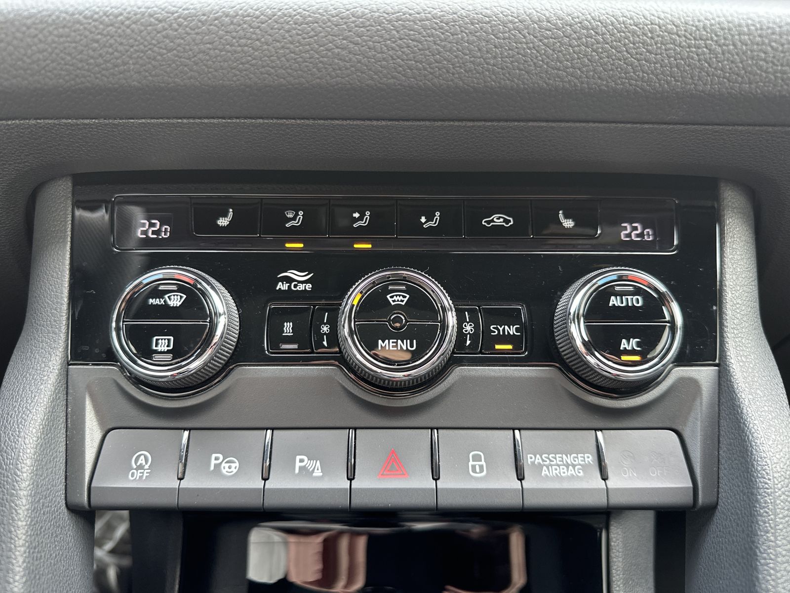 Fahrzeugabbildung SKODA Kodiaq 4x4 RS NAV+MATRIX+AHK+ACC+KAM+PANO+20ZOLL