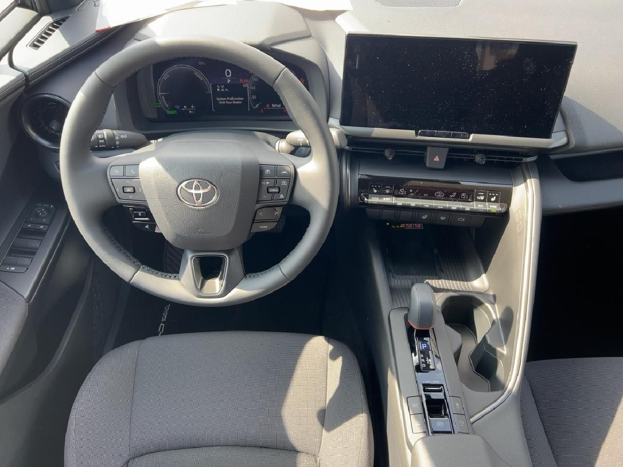 Fahrzeugabbildung Toyota C-HR Plug-In Hyb. FWD Black and White