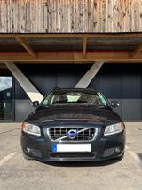 Volvo V70 D3 Momentum, Automatik, Leder, TÜV neu  - Volvo V70 Gebrauchtwagen in Berlin