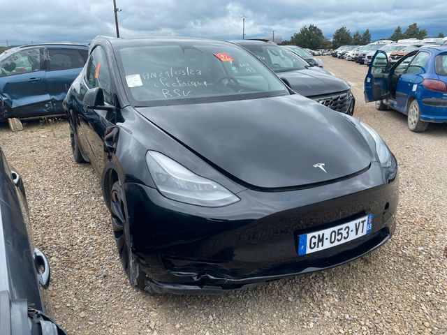 Tesla Model Y Dual Motor / GM053