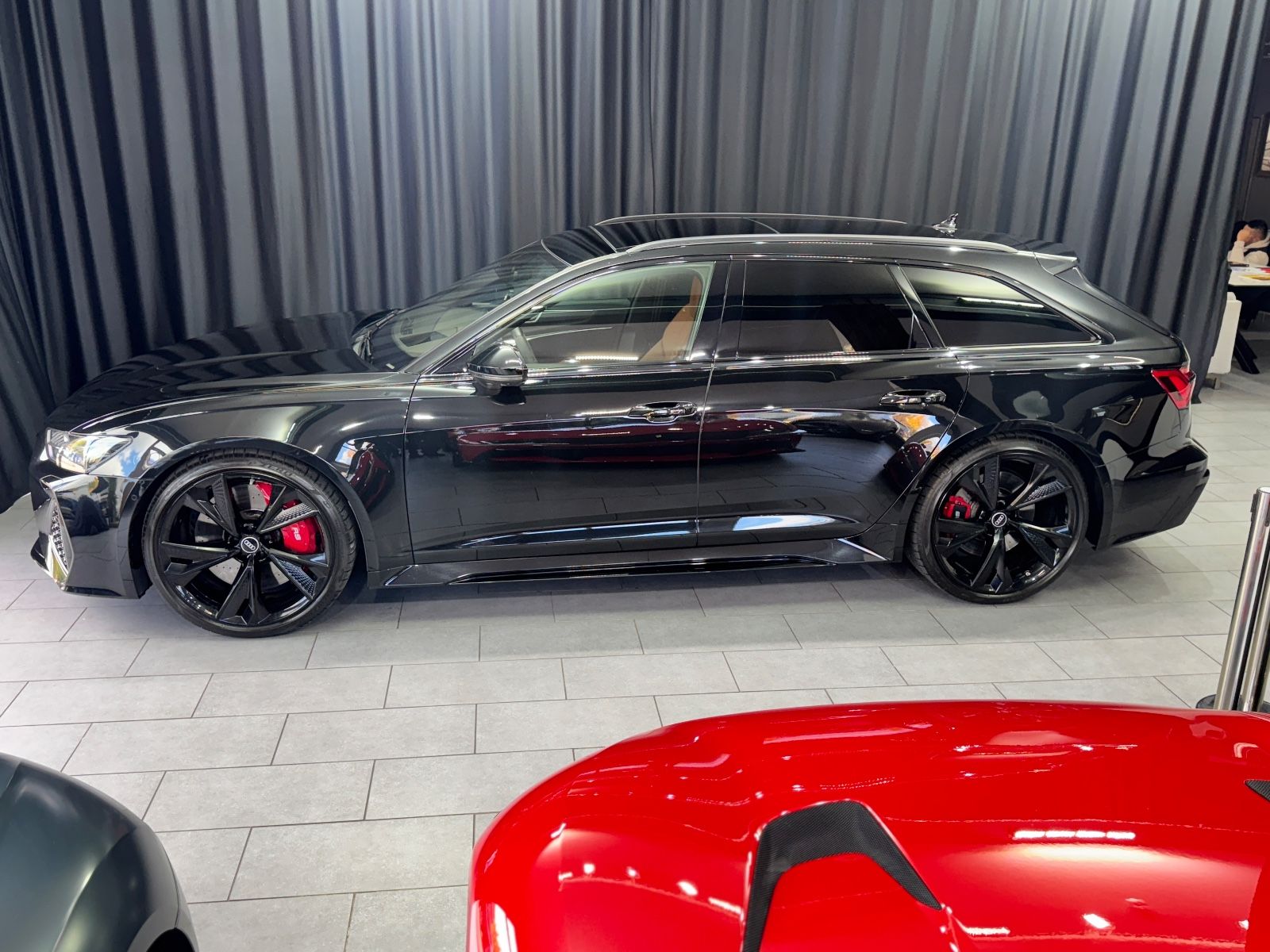 Fahrzeugabbildung Audi RS6 Avant 4.0 TFSI quattro|PANO|MATRIX|ACC|VOLL