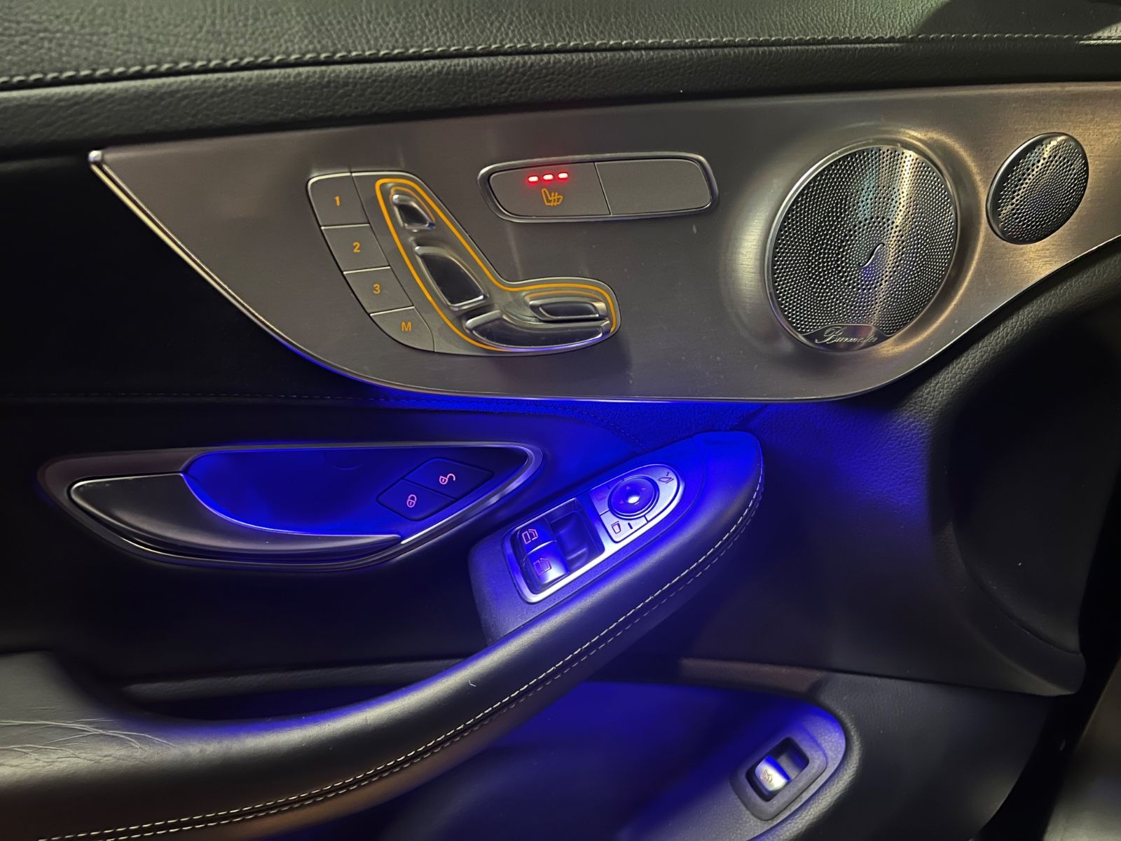 Fahrzeugabbildung Mercedes-Benz C 63 S AMG Coupe PERFORMANCE*DESIGNO-MAGNO*AERO*