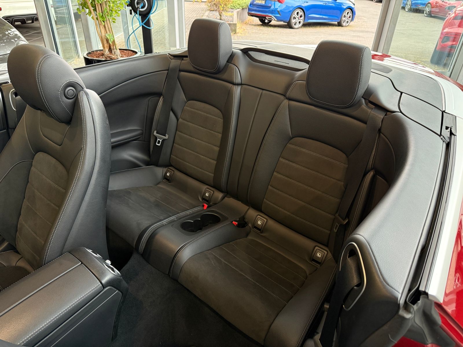Fahrzeugabbildung Mercedes-Benz C 200 Cabrio AMG NIGHT Navi Rückfahr KAM Sounds.