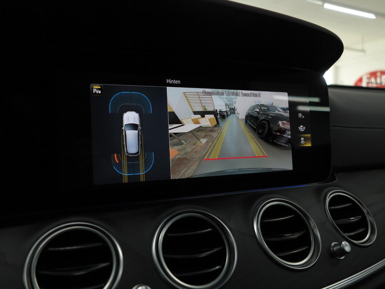 Mercedes-Benz E 220 d T-Modell AMG/HUD/BURMESTER/AIRM/U-FREI!