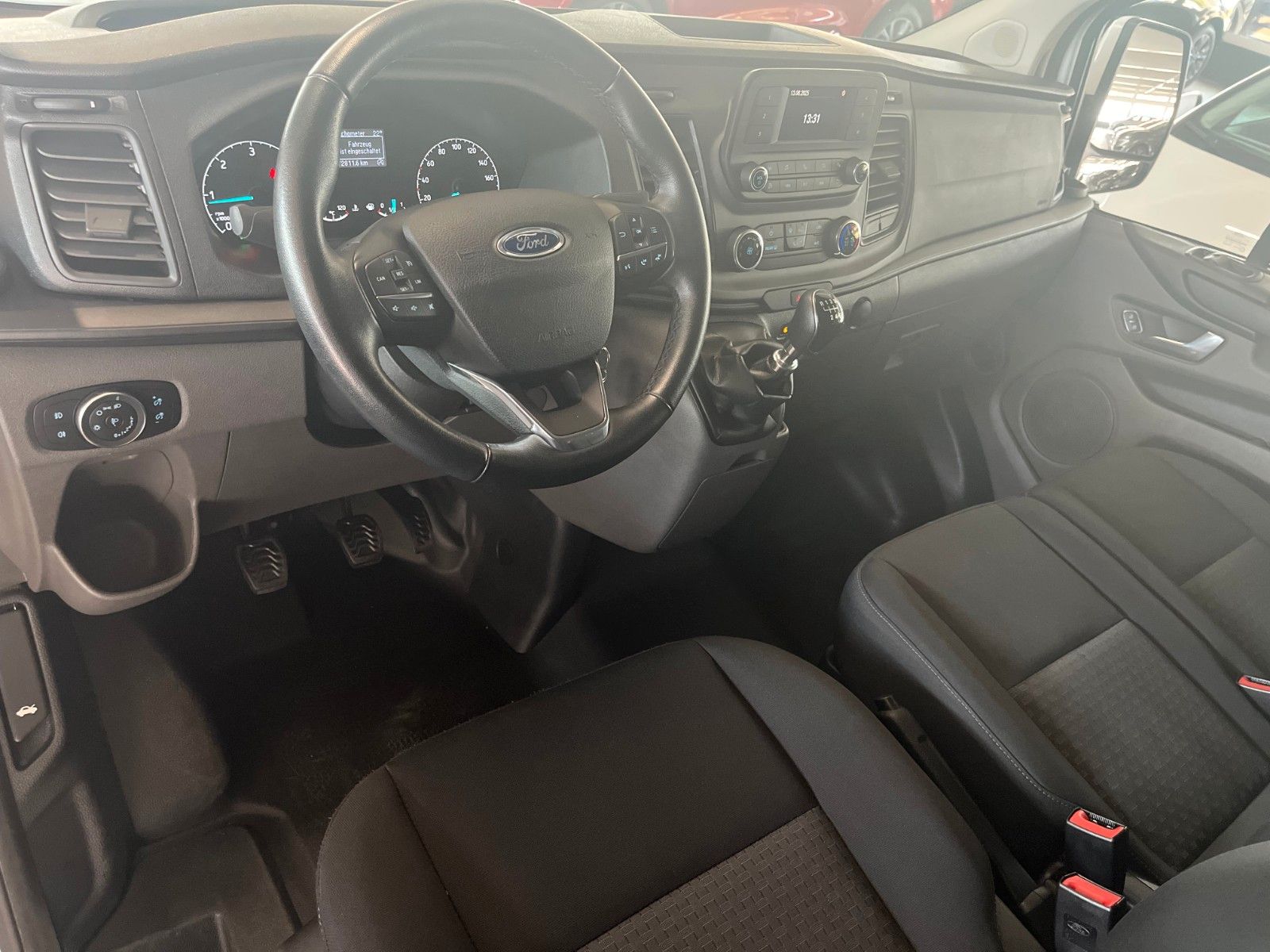 Fahrzeugabbildung Ford Transit Custom L2 TREND 9-Sitzer Klima CAM STDHZ