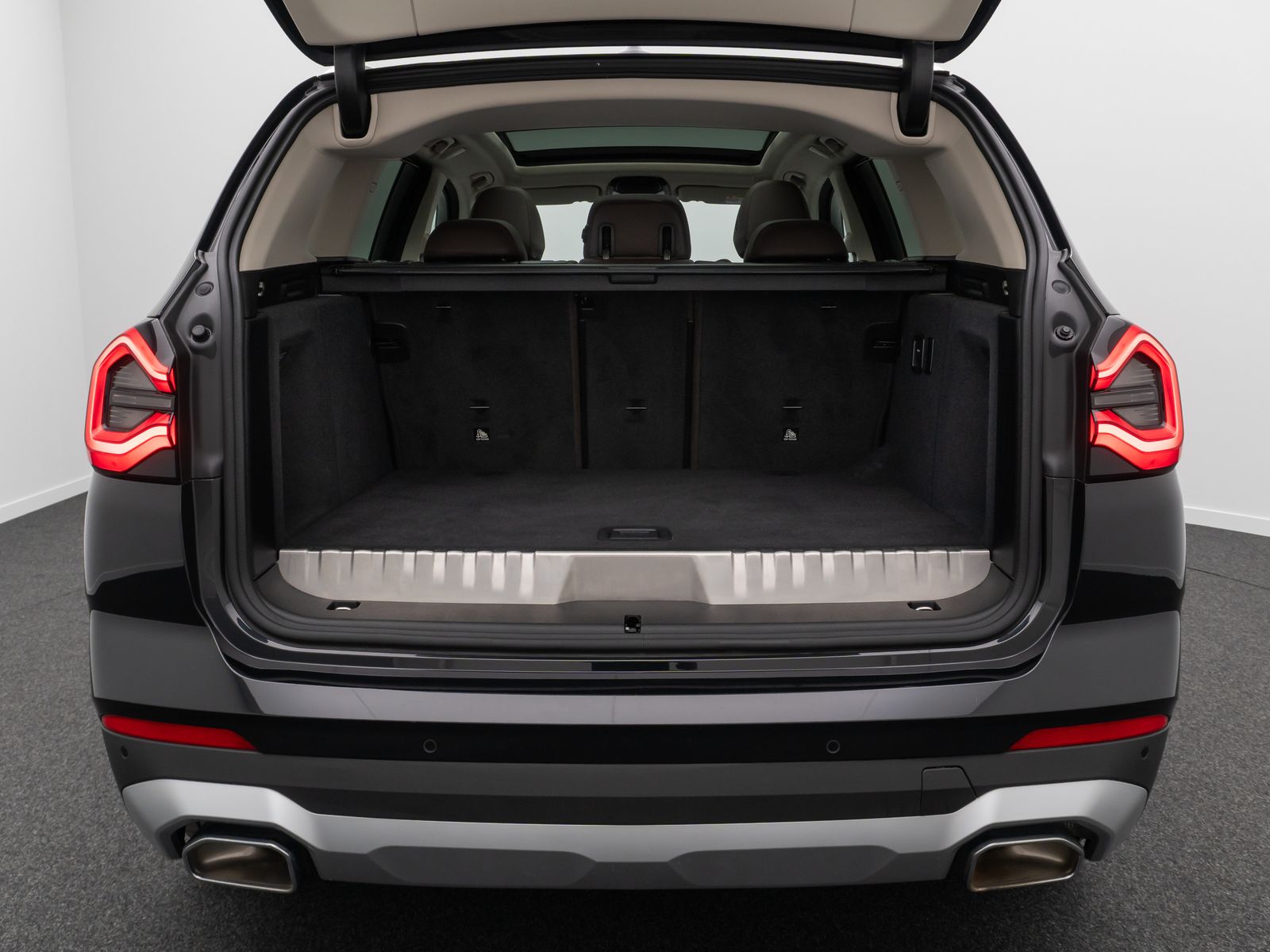 Fahrzeugabbildung BMW X3 xD30e DAB Kamera Panorama 19Zoll Leder Sport