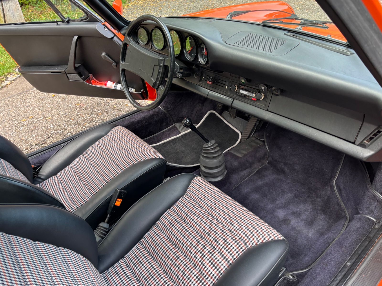 PORSCHE 911 13