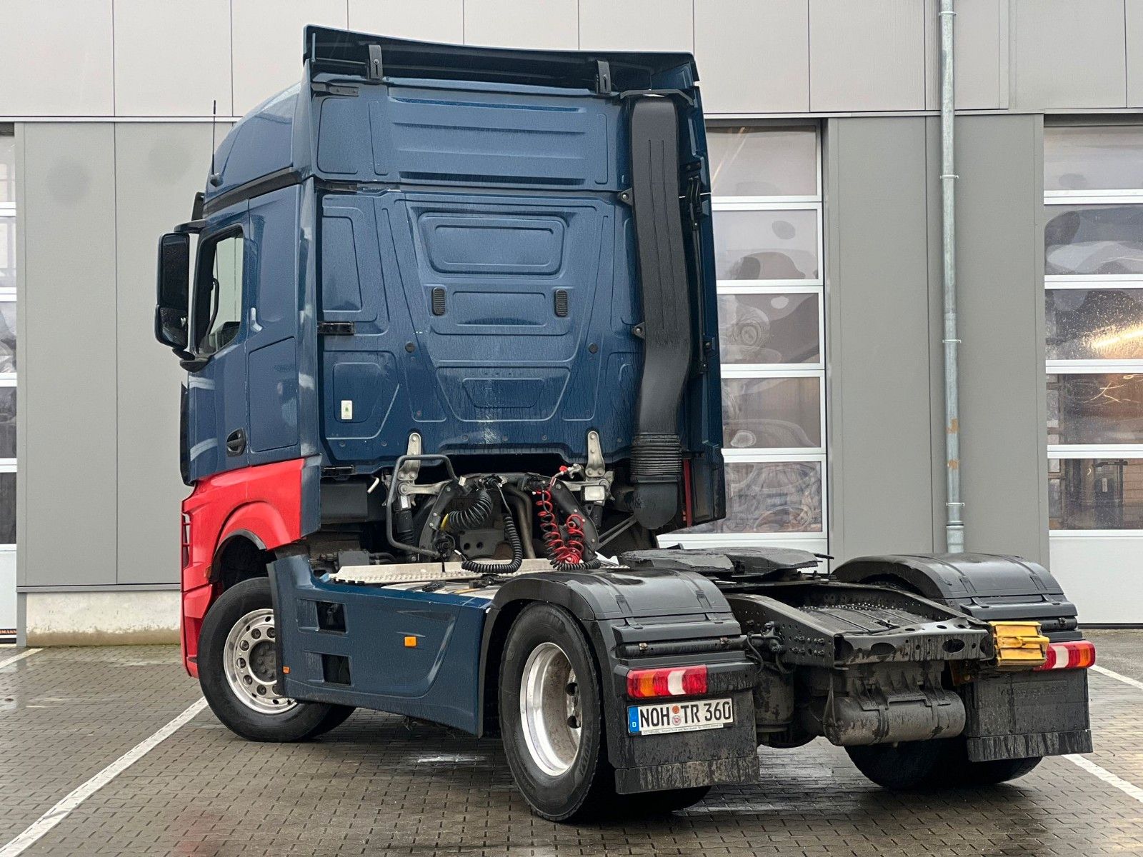 Fahrzeugabbildung Mercedes-Benz Actros 1846 SZM 4x2 Standklima  Retarder