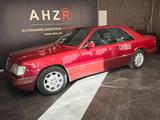 Mercedes-Benz E 220 Coupe - Mercedes-Benz E 220: Rot