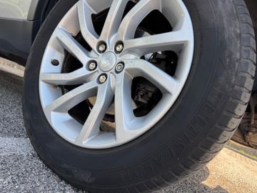 Land-Rover Discovery Sport - 7