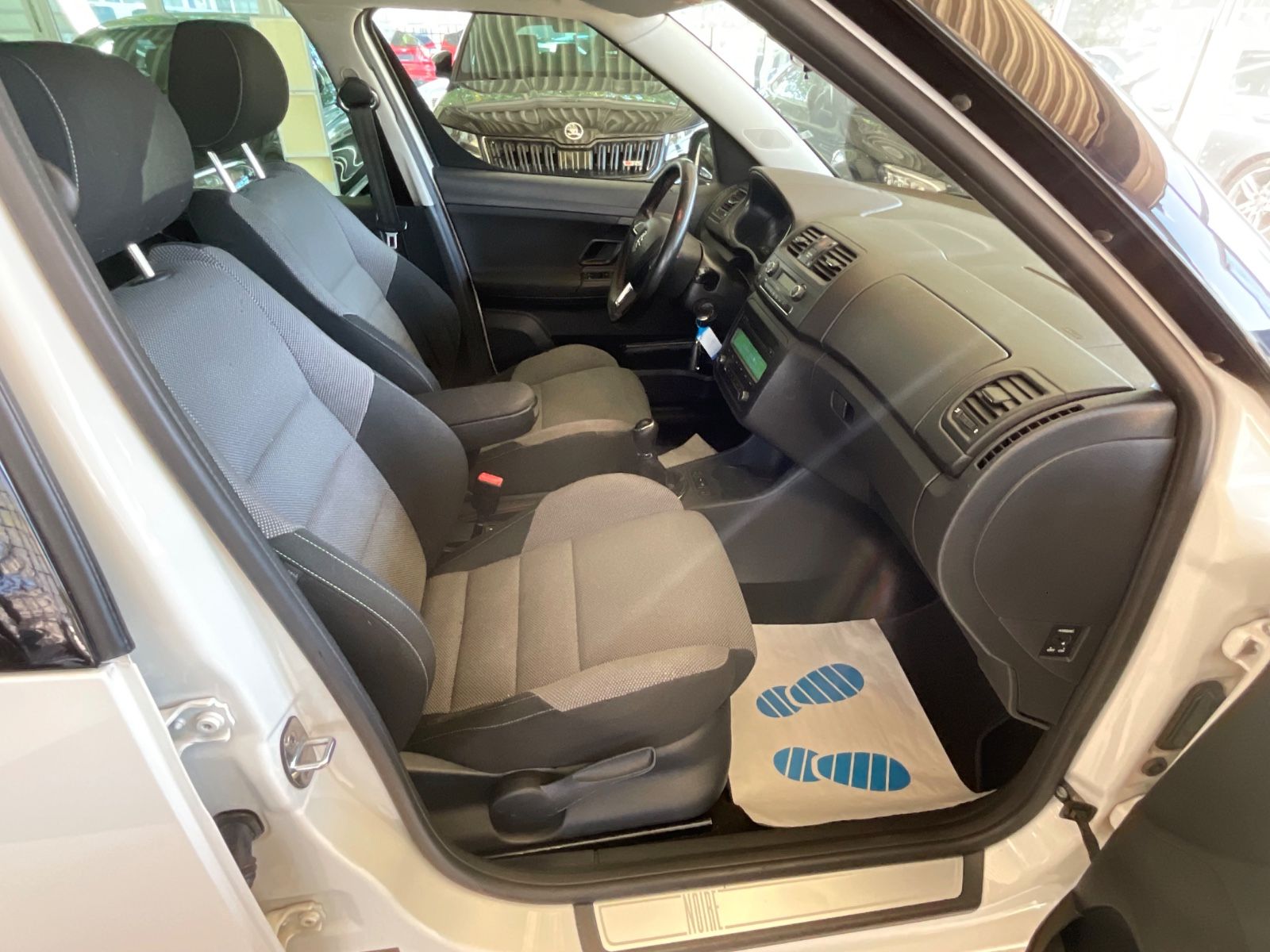 Fahrzeugabbildung SKODA Roomster Noire