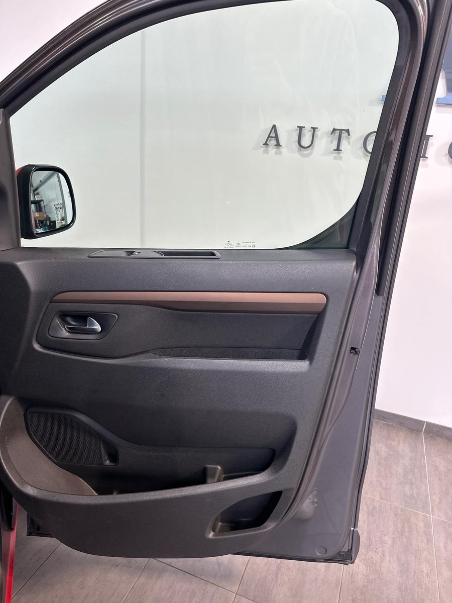 Toyota Proace Verso 2.0 D L2H1 8-Sitzer NAV+360°+ACC