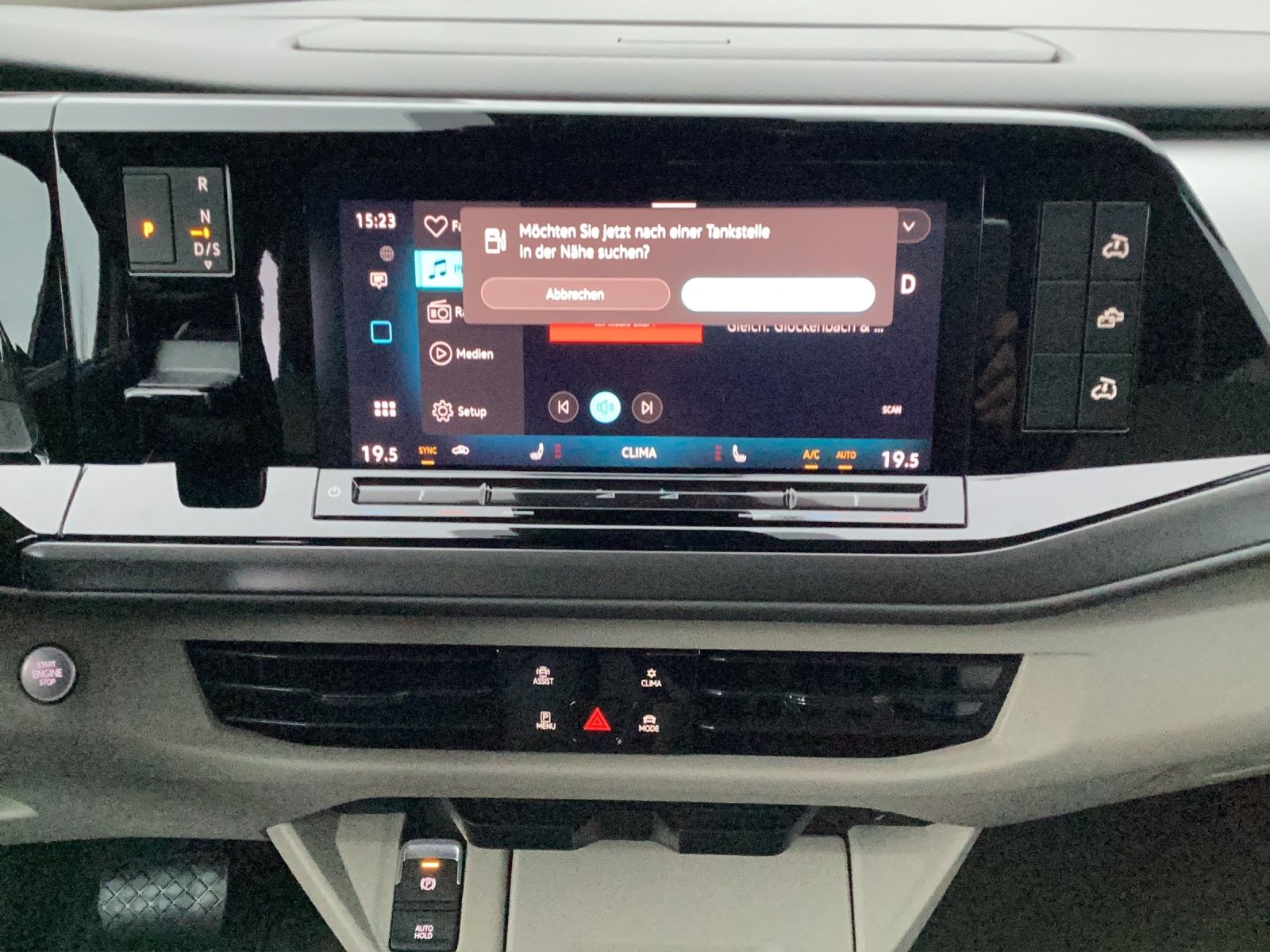 Fahrzeugabbildung Volkswagen T7 California Coast 7-DSG AHK NAVI STANDH. RFK