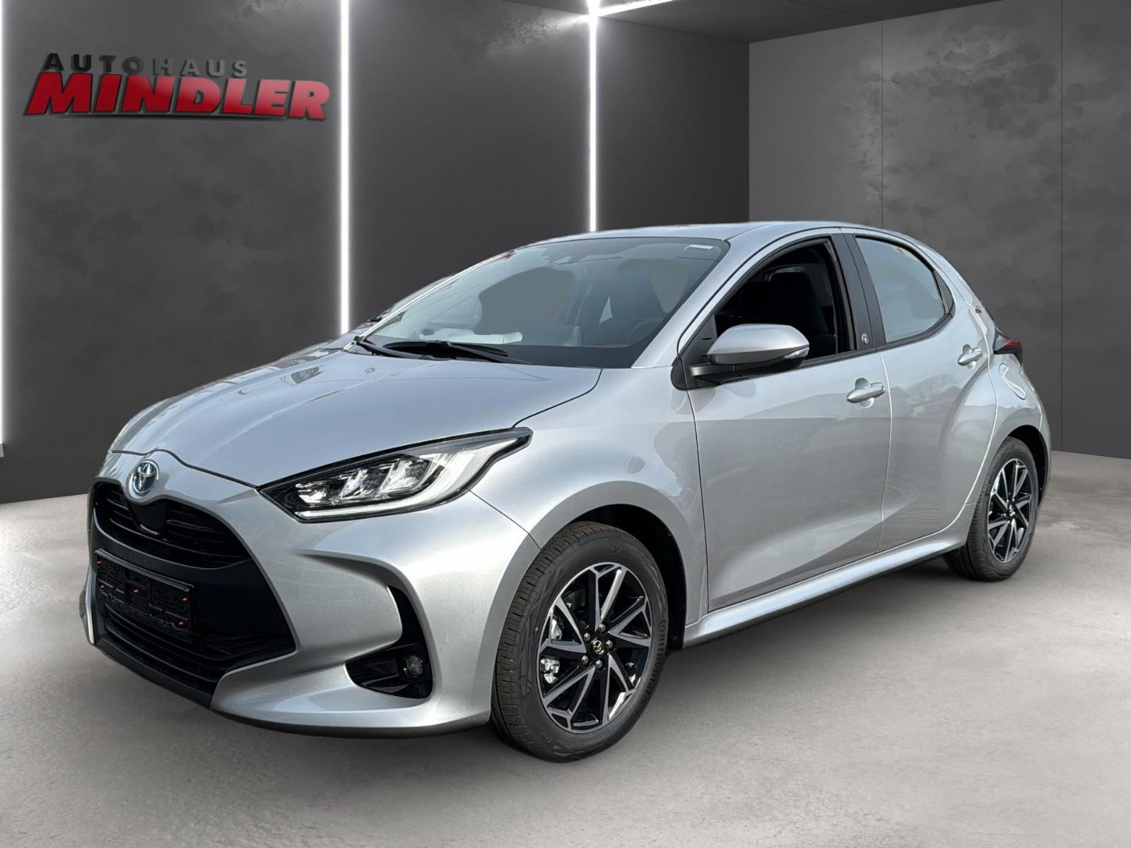 Toyota Yaris Hybrid Teamplayer + Comfort + Safety