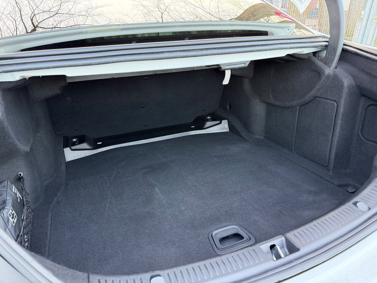 Fahrzeugabbildung Mercedes-Benz E 220d AMG*JUNGE STERNE*MUTLIBEAM*BURMESTER*AHK