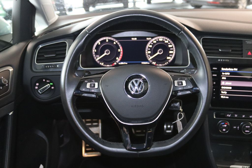 Fahrzeugabbildung Volkswagen Golf Alltrack 2.0 TDI-Navi-LED-Pano-Kamera-ACC-
