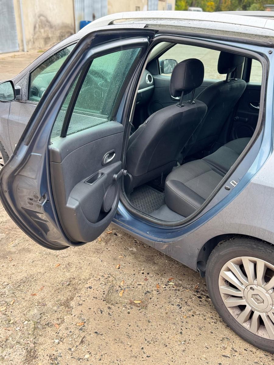 Renault Clio 2011 — photo 8