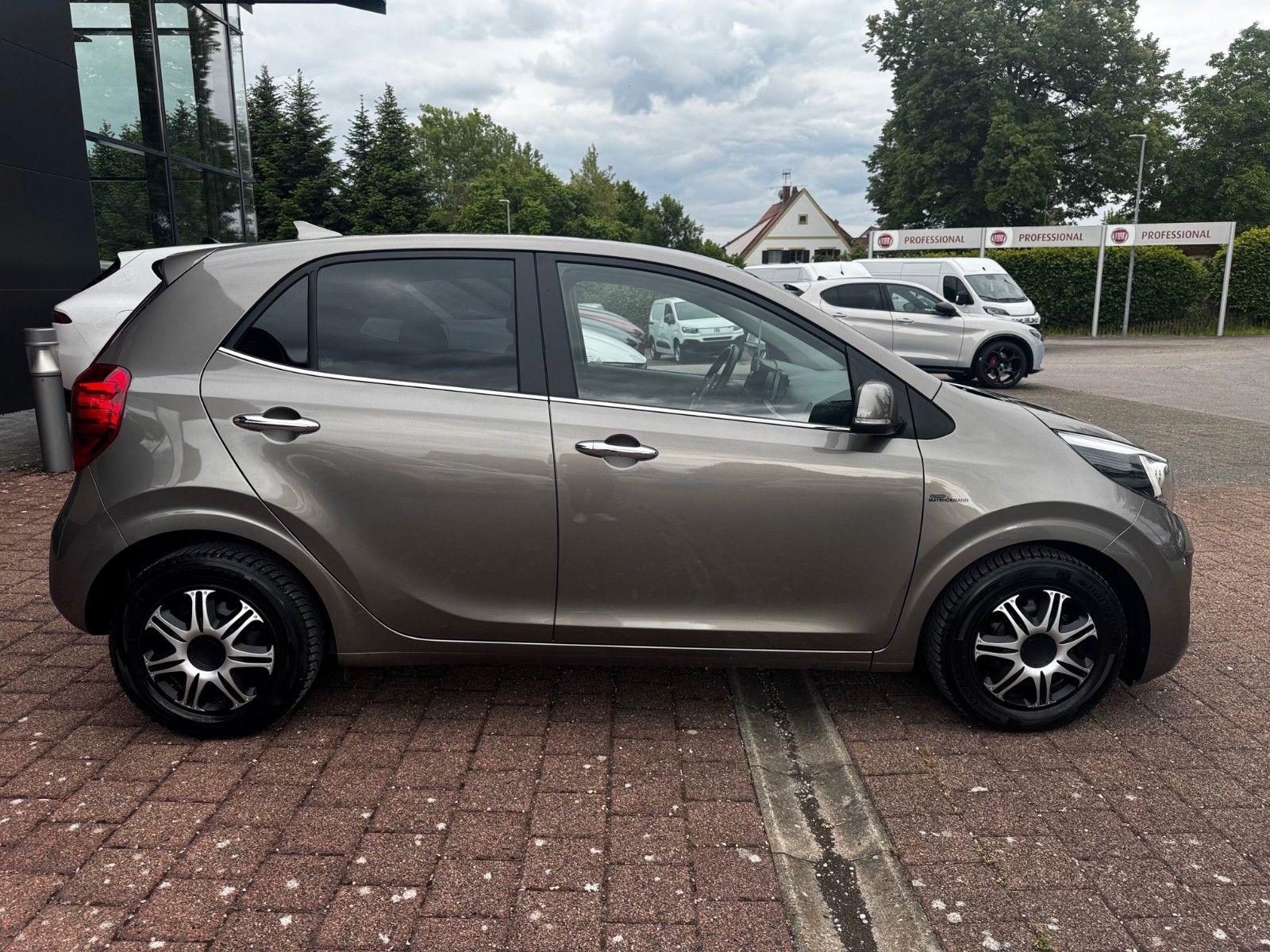 Fahrzeugabbildung Kia Picanto 1.2 SPIRIT Automatik NAVI KAMERA KLIMAUT