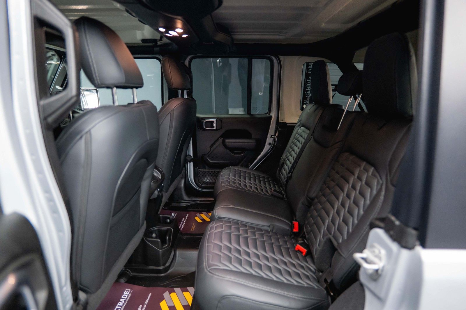 Fahrzeugabbildung Jeep Wrangler 3.6 V6 UNLIMITED SPORT OFFROAD 4x4 LED