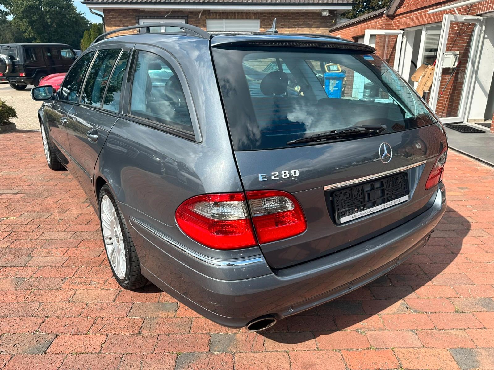 Mercedes-Benz E280 2006 — салон