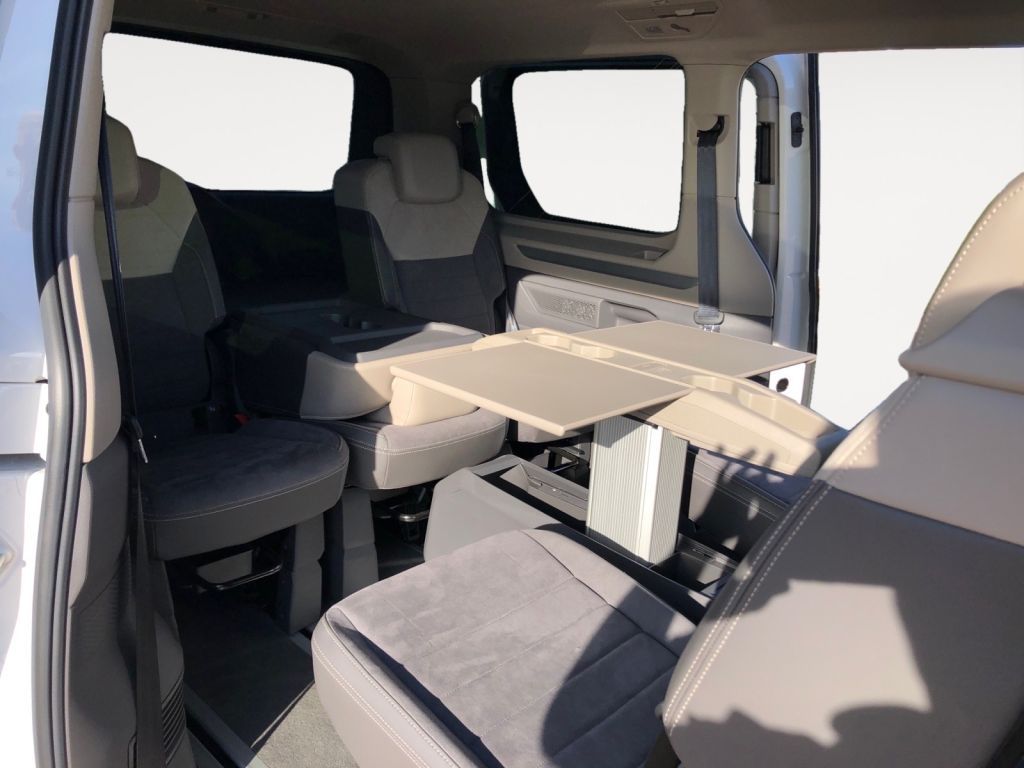 Fahrzeugabbildung Volkswagen T7 Multivan 2,0 TDI LÜ Life Edition IQ.Light