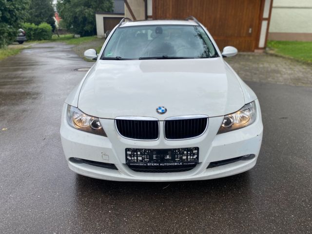 BMW 320i Touring*Panorama*Sportsitze*Teilleder*