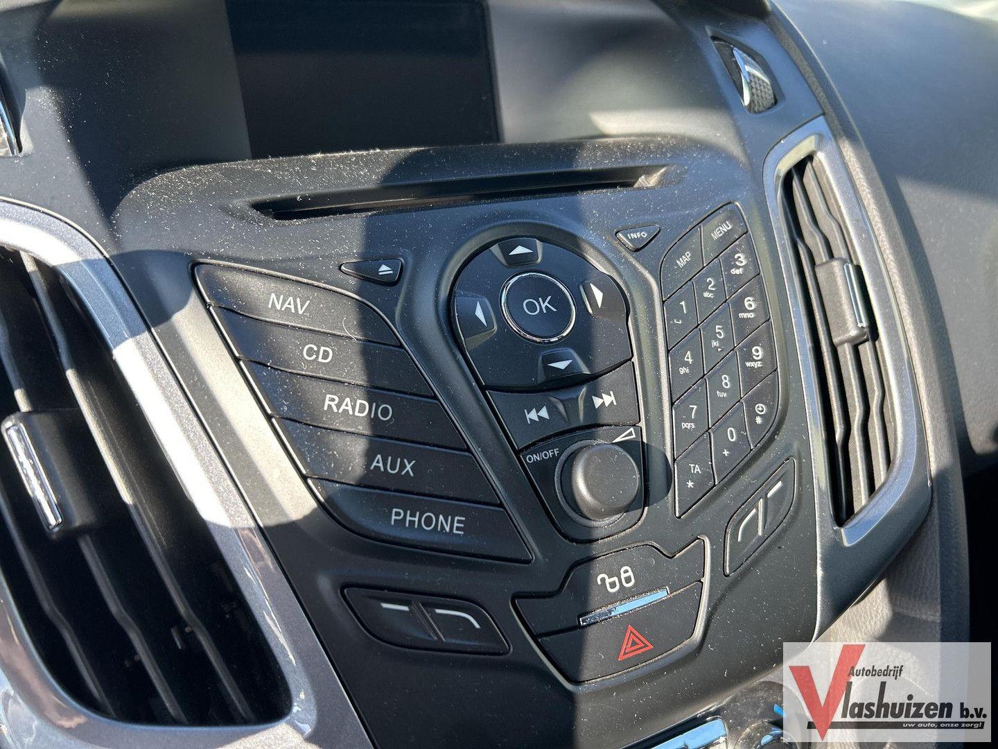 Ford Focus 2012 — photo 11