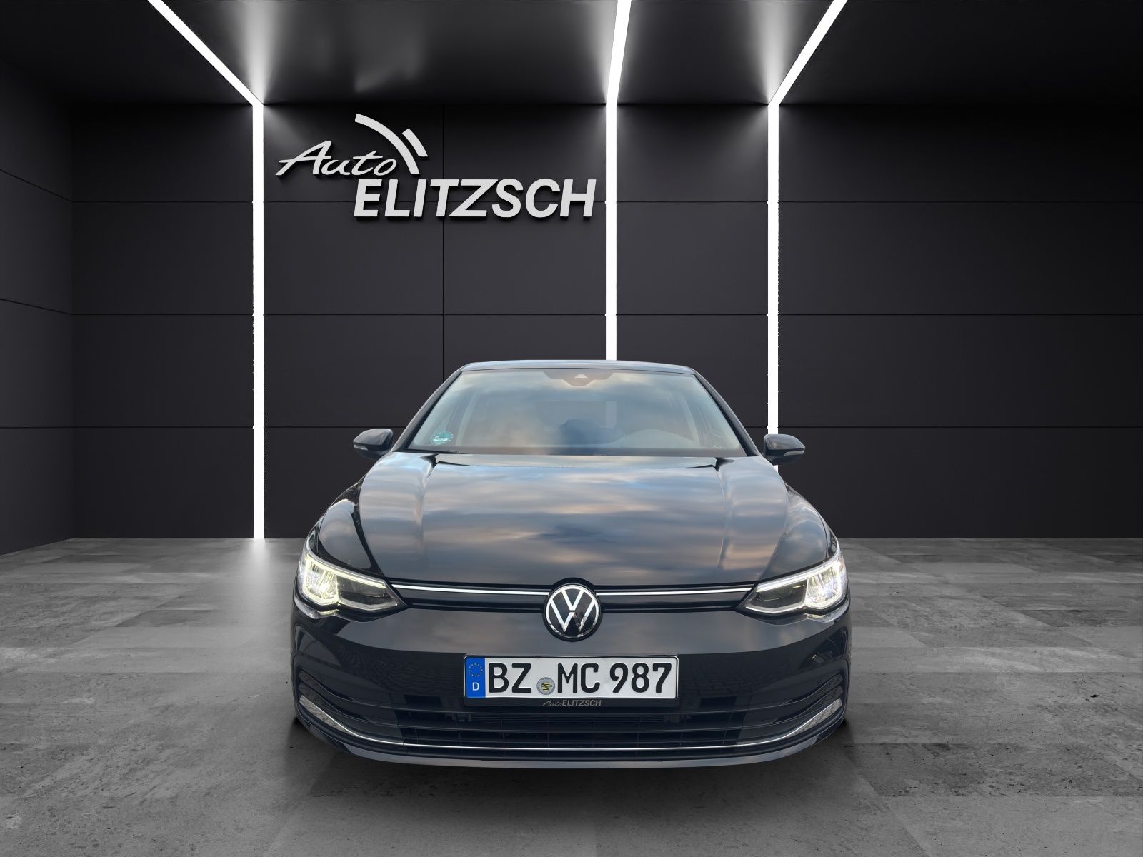 Fahrzeugabbildung Volkswagen Golf VIII TSI Move Climatronic AID PDC SH LM