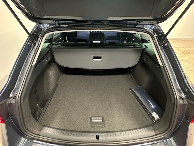 Fahrzeugabbildung SEAT Leon Sportstoure Road Edition VerkehrszeichenERK