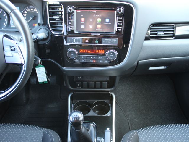 Outlander 2,0 Diamant 2WD DAB*AHK*SHZ*Kamera