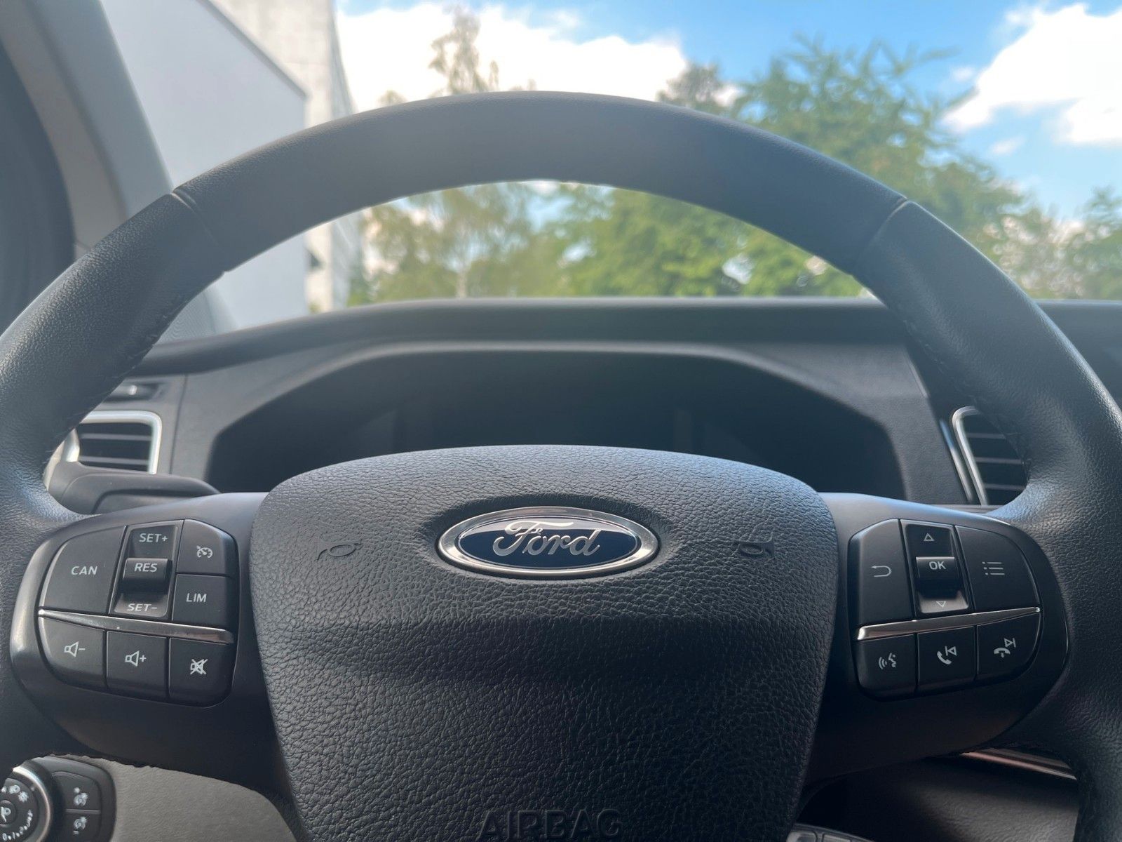Ford Tourneo Custom 320 L1H1 VA MH Titanium – Bild 21