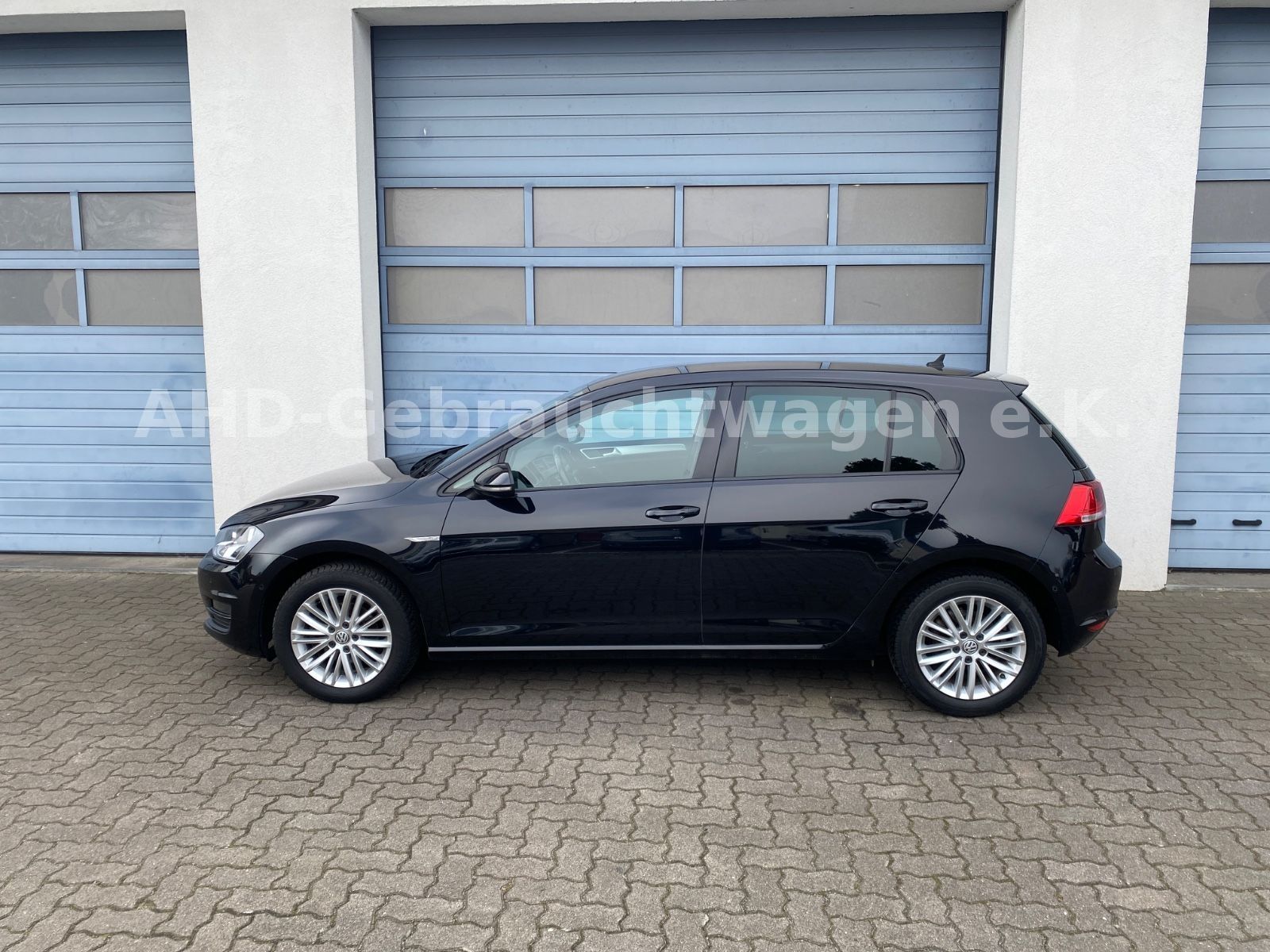 Fahrzeugabbildung Volkswagen Golf VII 1.2 TSI Limousine " Sondermodell Cup "