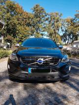 Volvo XC60 D4 R DESIGN,EURO 6,AUTOMATIK - Volvo XC60 mit Diesel-Antrieb: Kombi