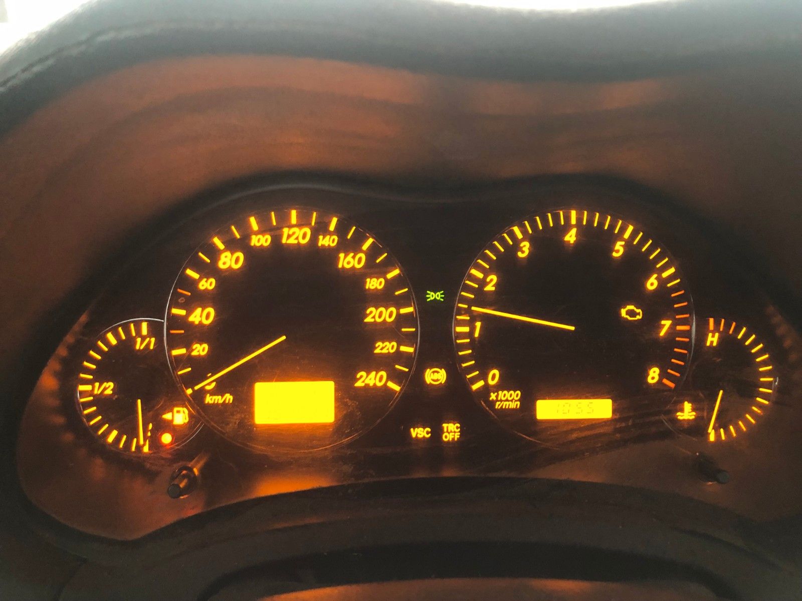 Fahrzeugabbildung Toyota Avensis 2.0-l-VVT-i Sol