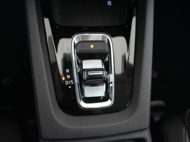 Octavia COMBI TOUR TDI DSG+AHK+KLIMA+NAVI+LED-SC