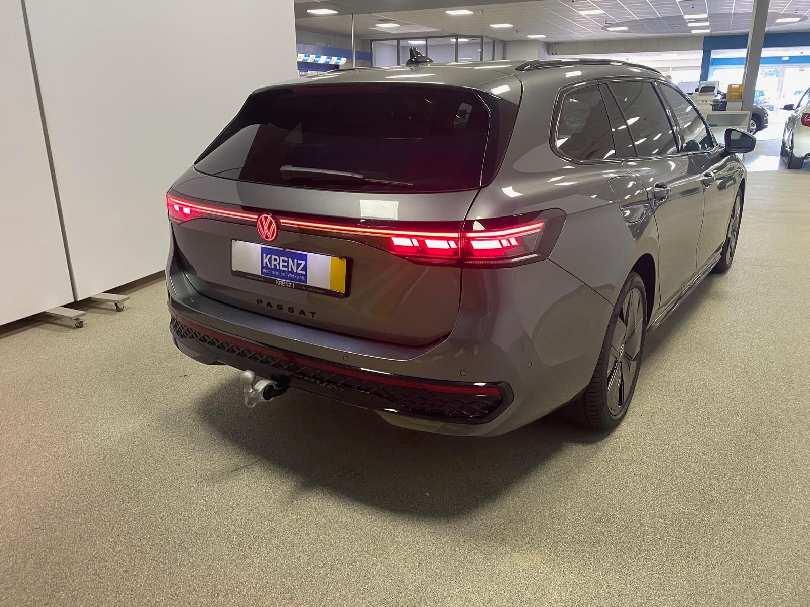 Fahrzeugabbildung Volkswagen Passat Variant 1.5 TSI eHybrid DCC R-Line