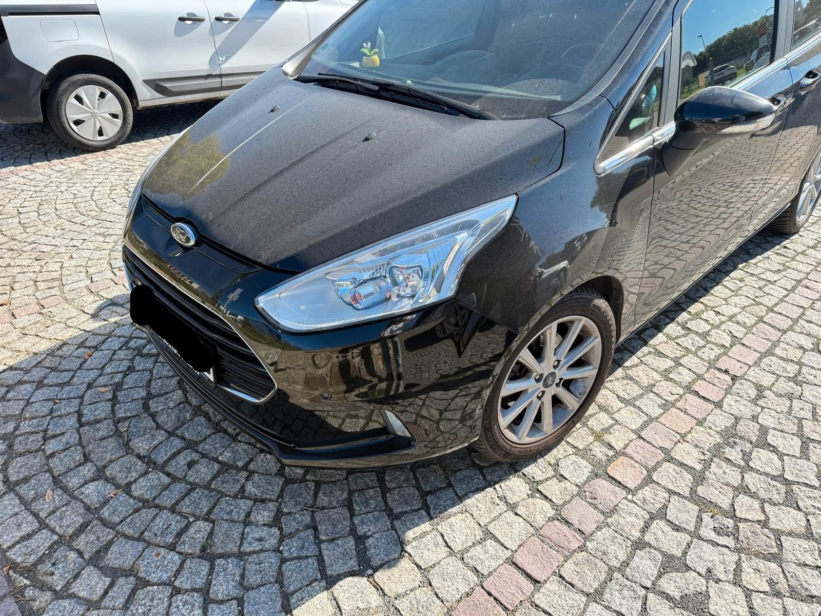Fahrzeugabbildung Ford B-Max KD Neu Top Zustand Allw.Reifen TÜV Neu
