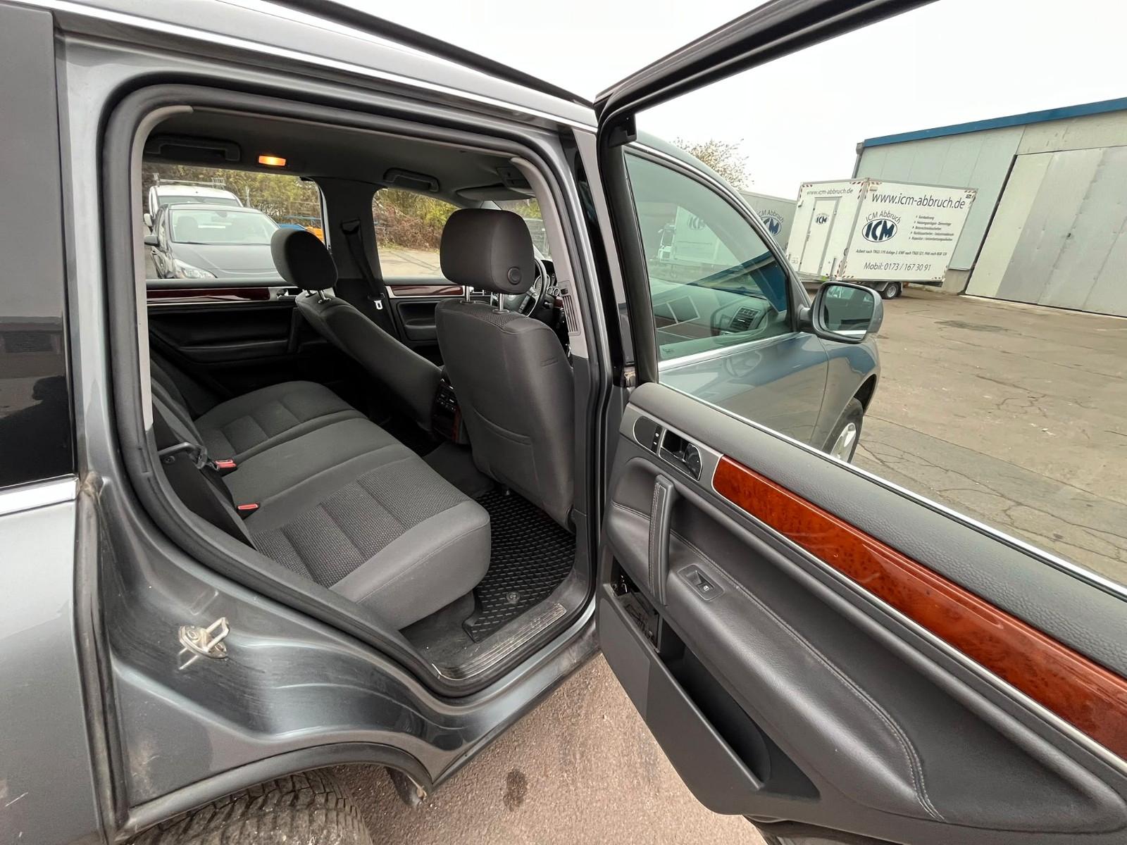 Volkswagen Touareg 2004 — photo 24