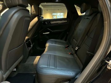 Porsche Cayenne - 12