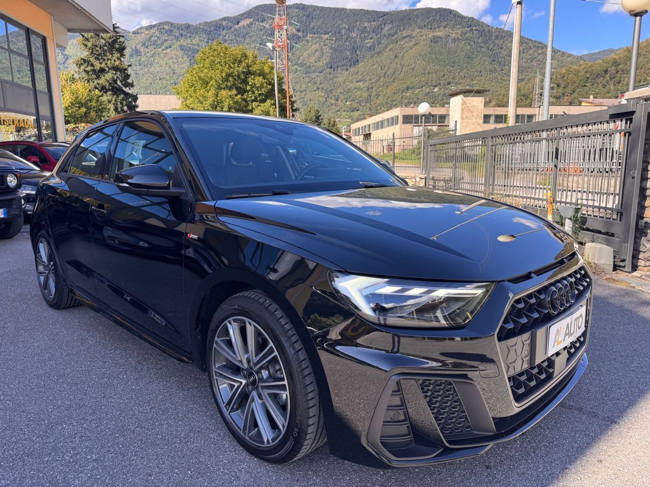 Audi A1 SPB 30 TFSI S tronic Identity Black imagem 3