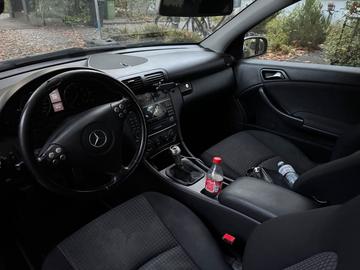 صورة 3 لـ 2004 Mercedes-BENZ C 180