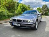 BMW 750i E38, HU+H Neu, kein Rost, kein Rep.stau,Top - BMW 750: E38
