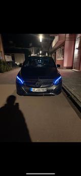 Mercedes-Benz B 180 CGI W246 - Mercedes-Benz B 180 mit Benzin-Antrieb: Bluetooth, Kleinwagen