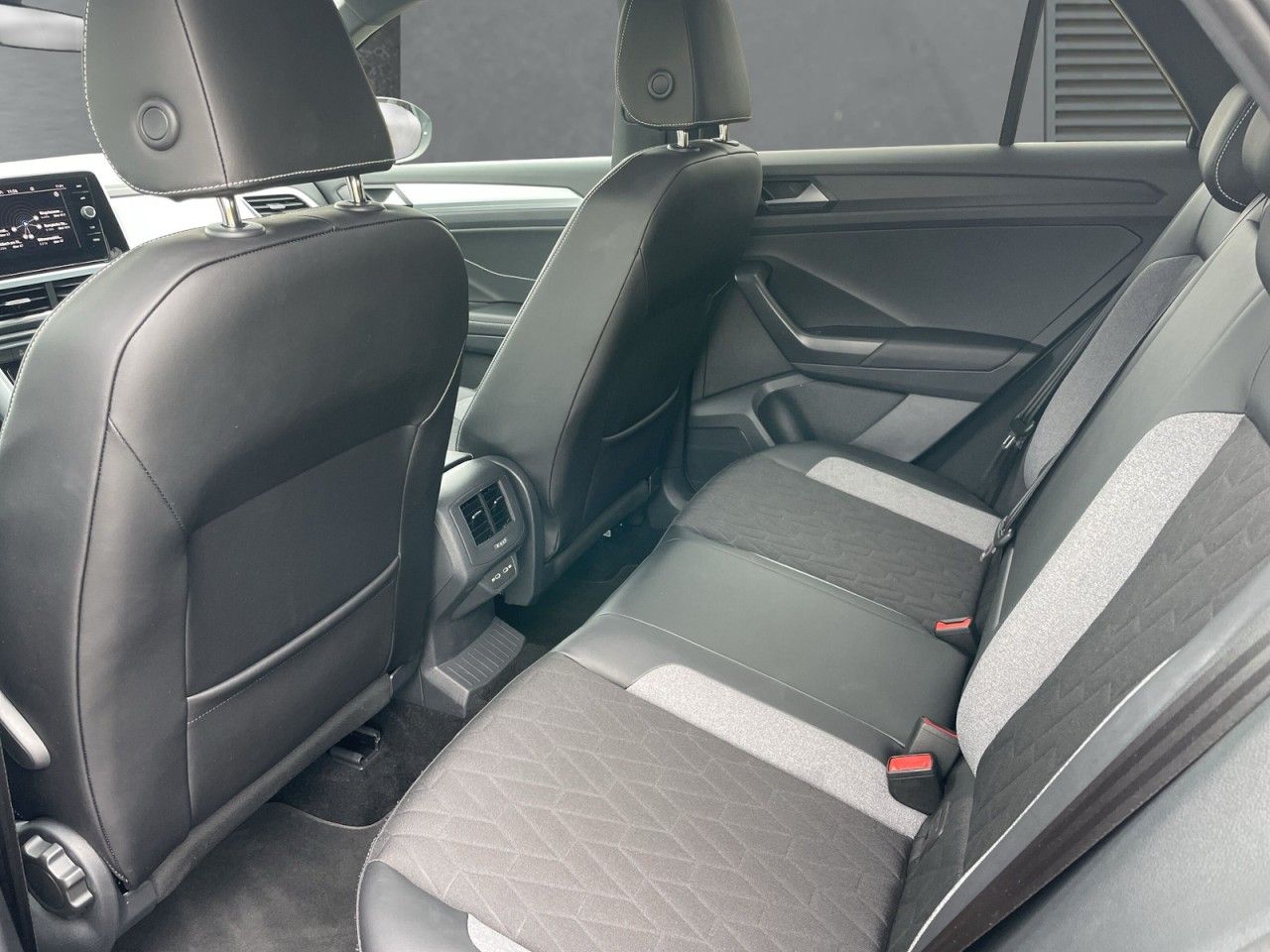 Volkswagen T-Roc - Bild 10