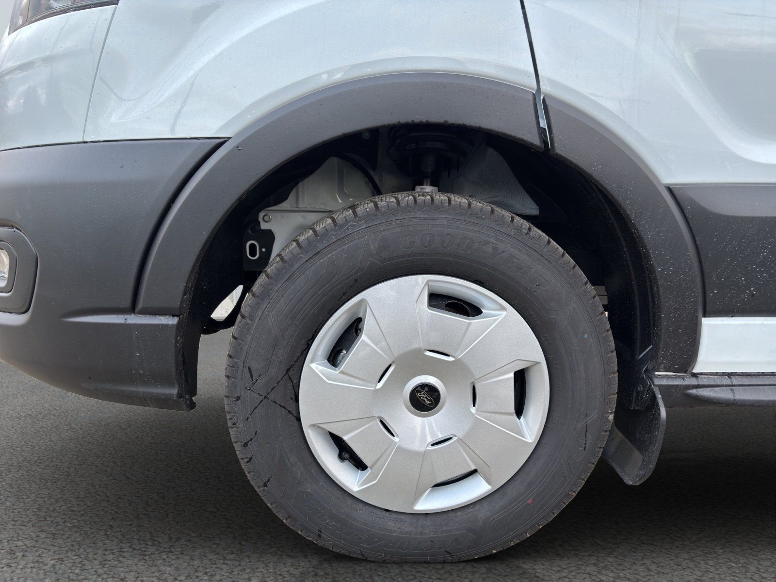 Fahrzeugabbildung Ford Transit 350 L5 Doppelkabine Trend